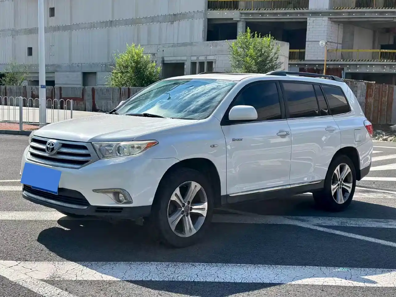 Фото 1 - Toyota Highlander