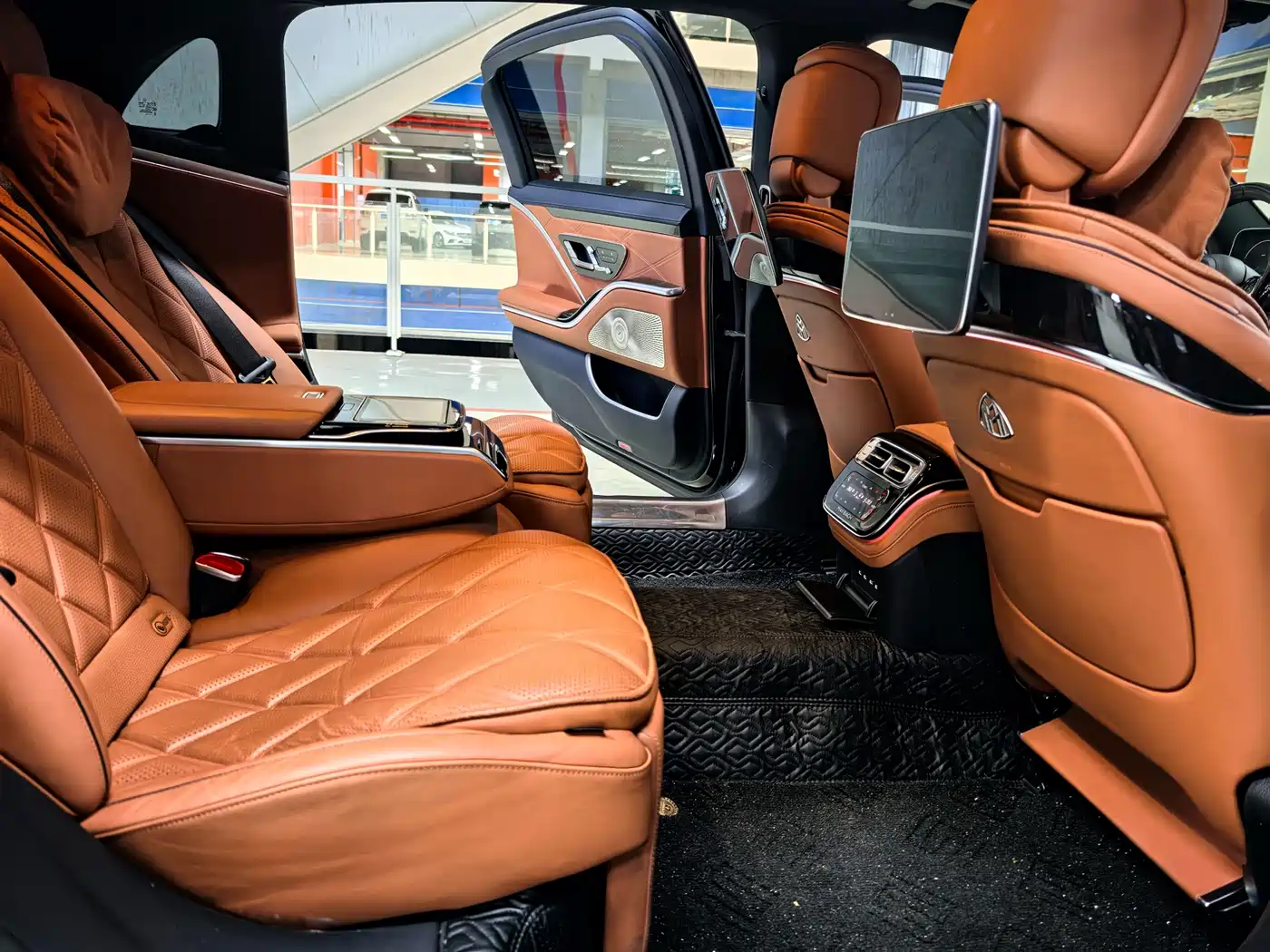 Mercedes-Benz Maybach S-Class 2022 S 480 4MATIC Intelligent Premium Special Edition фото 15