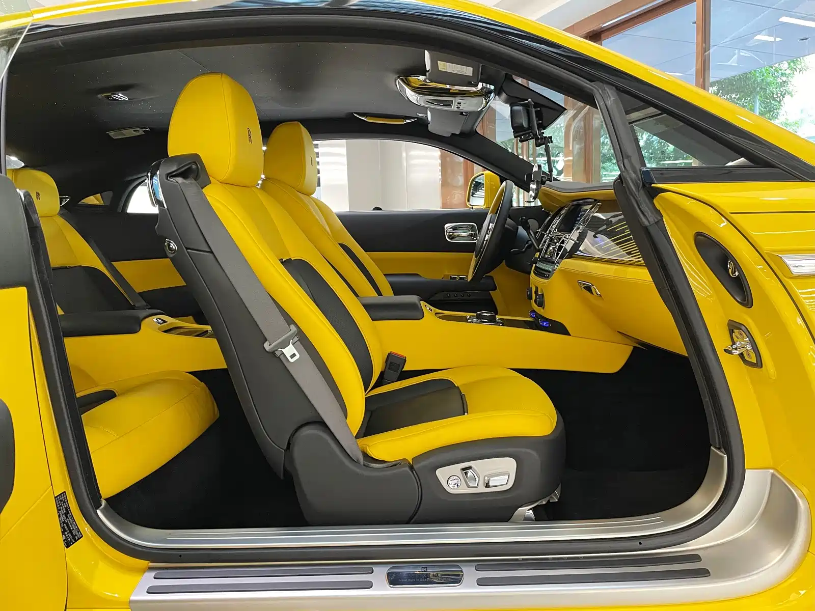 Фото 8 - Rolls-Royce Wraith