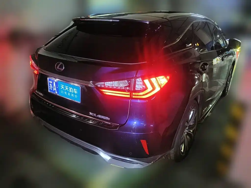 Фото 2 - Lexus RX