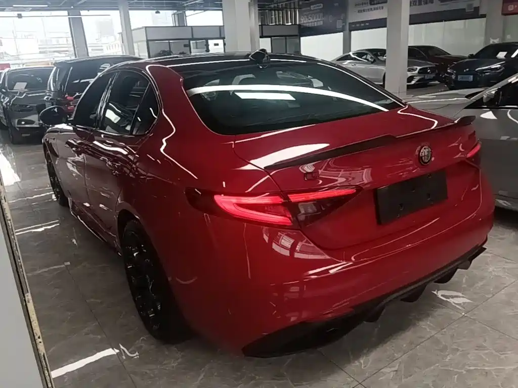Alfa Romeo Giulia 2022 2021 2.0T 280HP Veloce Ti Racing Edition