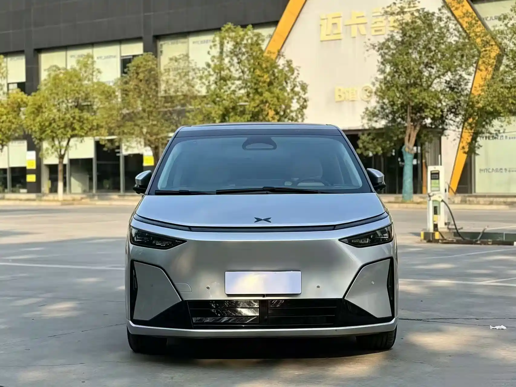 Фото 2 - XPeng X9