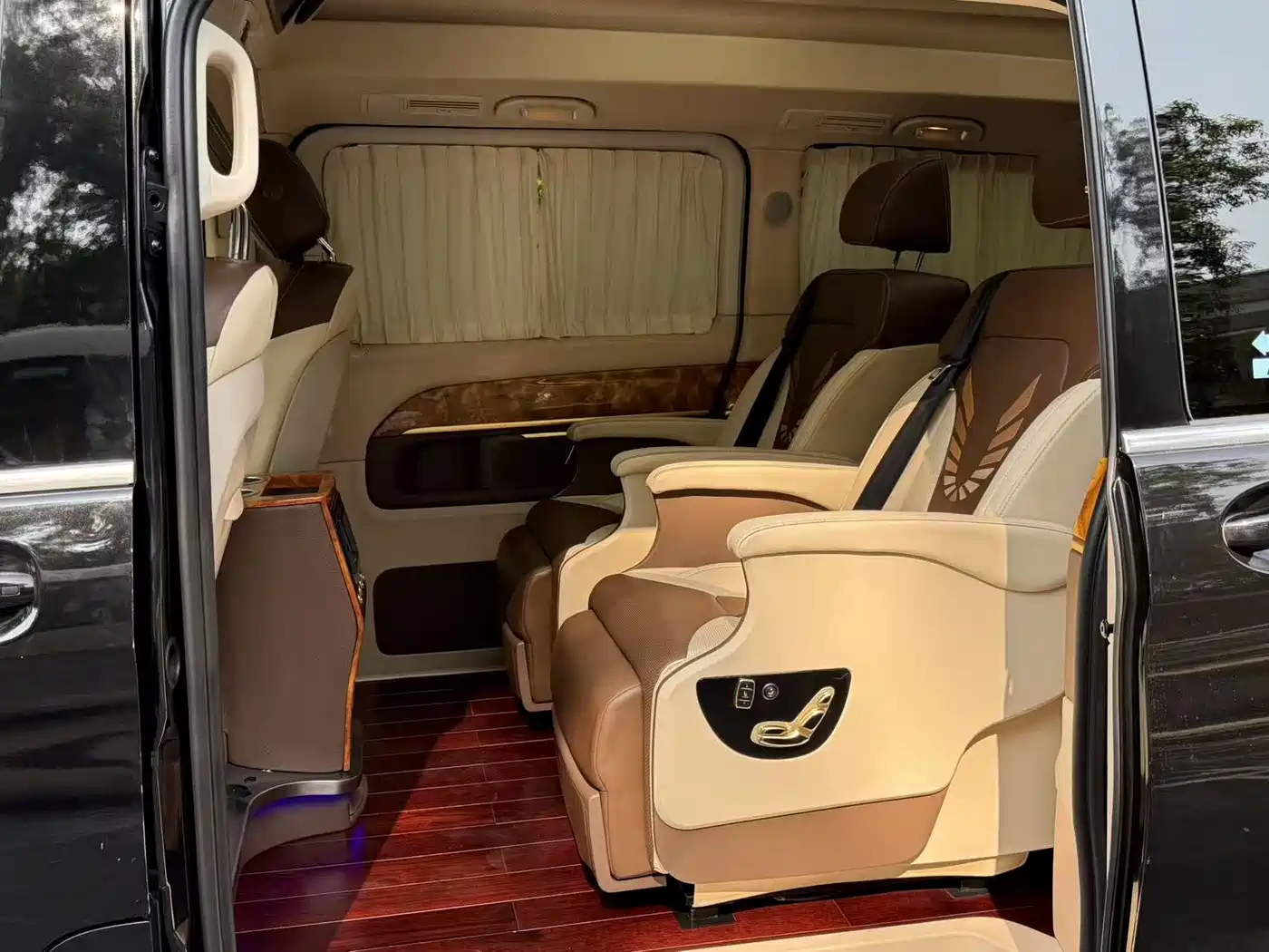 Mercedes-Benz V-Class 2016 V 260 L Premium Long фото 8