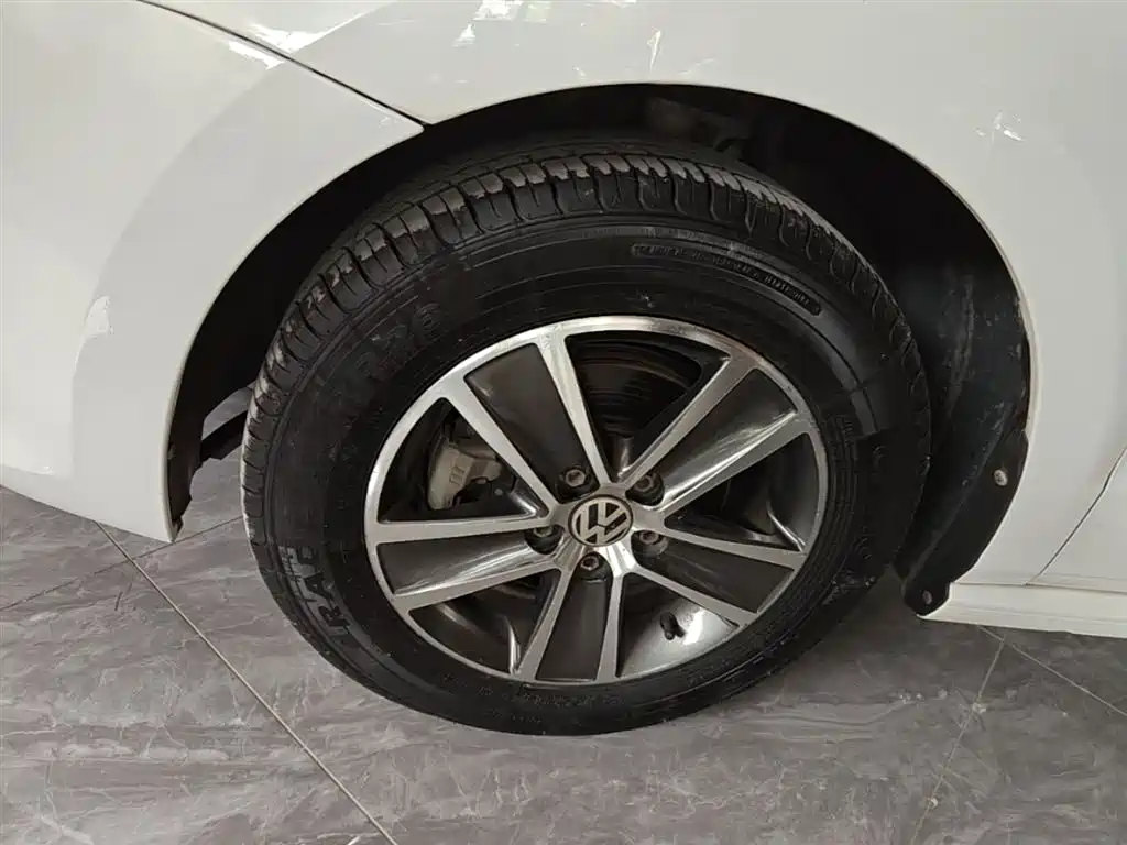 Volkswagen Polo 2016 1.4L Automatic Trend фото 23