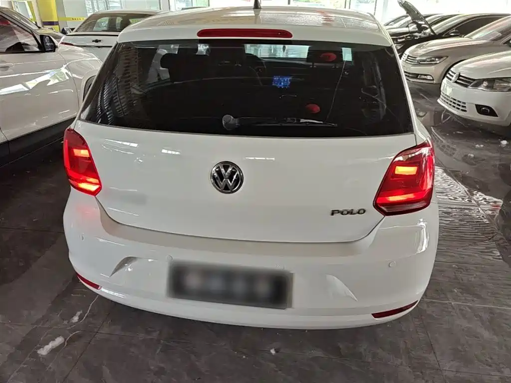 Volkswagen Polo 2016 1.4L Automatic Trend фото 6