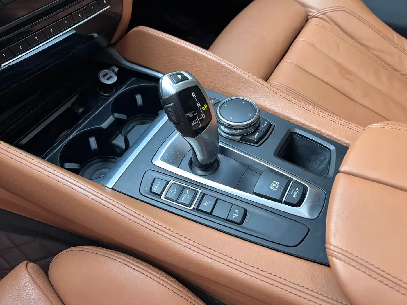 BMW X6 2015 xDrive28i фото 15