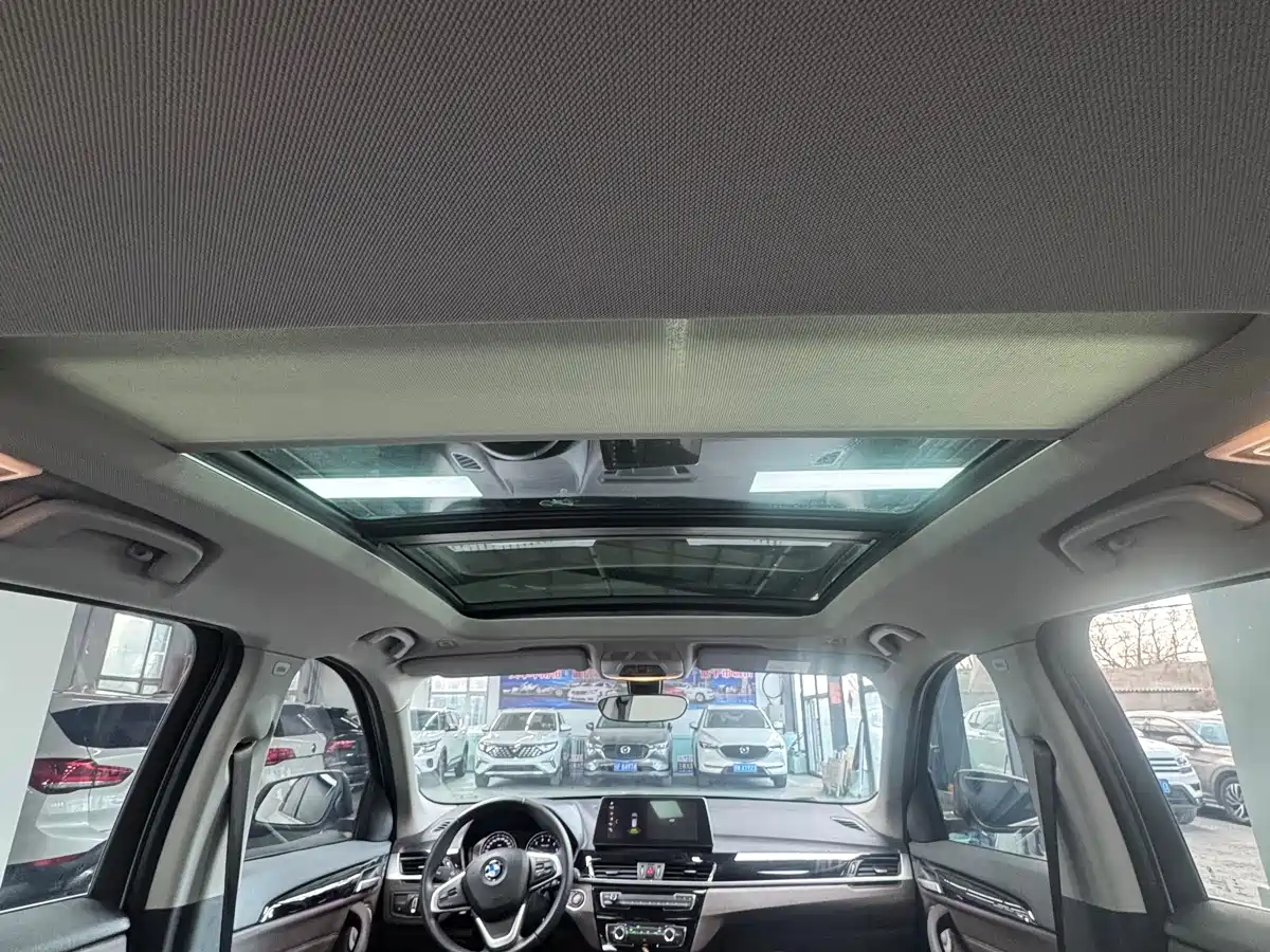 BMW X1 2022 sDrive20Li Fashion фото 9