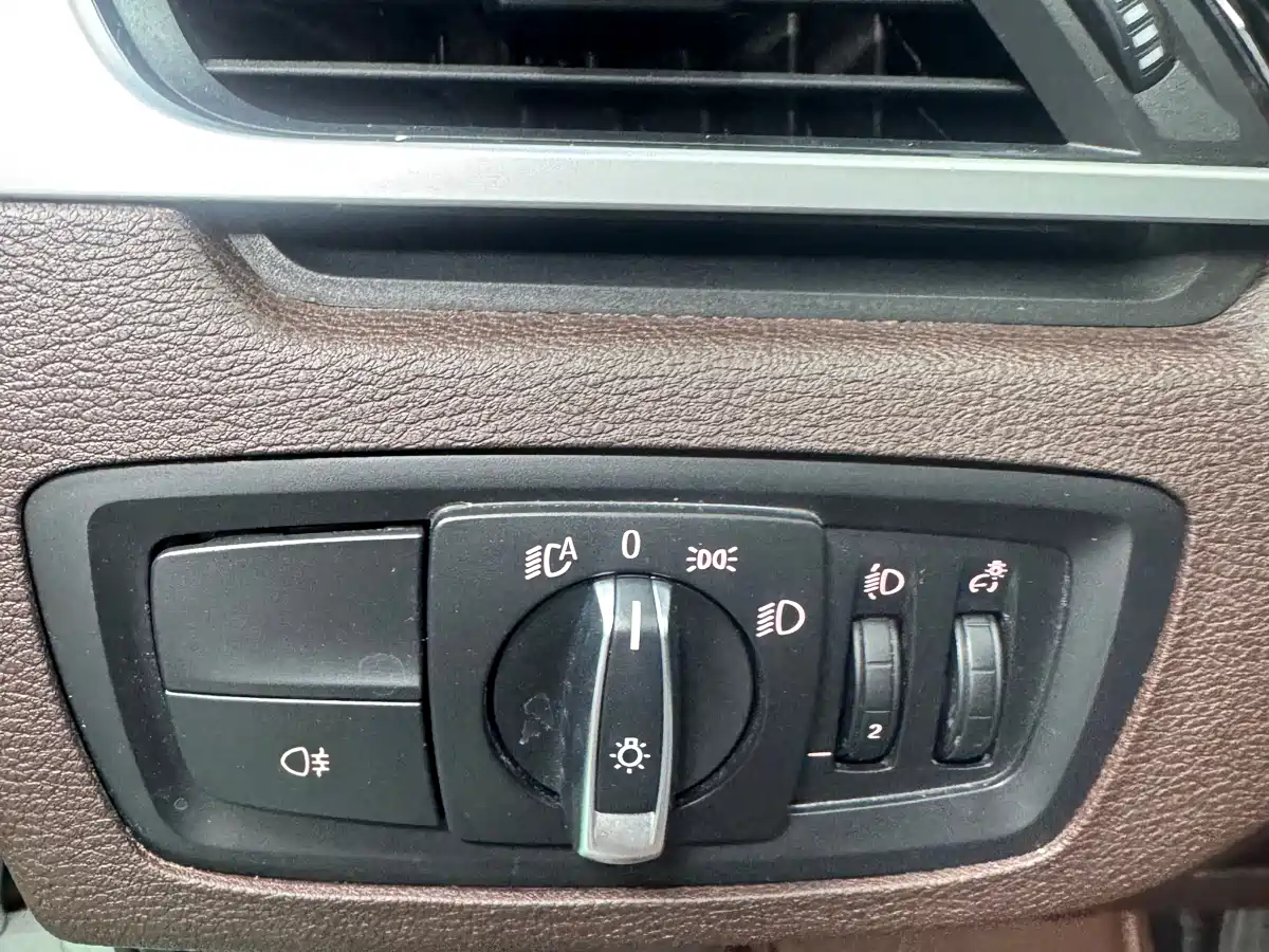 BMW X1 2022 sDrive20Li Fashion фото 16