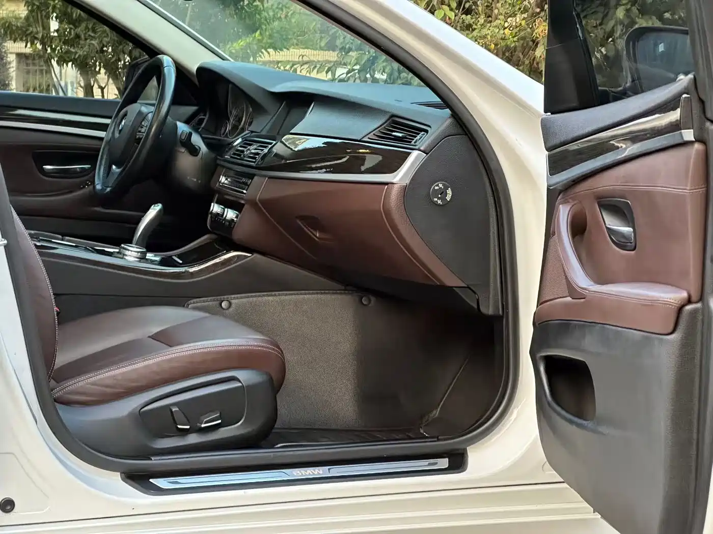 BMW 5 Series 2014 525Li Luxury Design Package фото 7