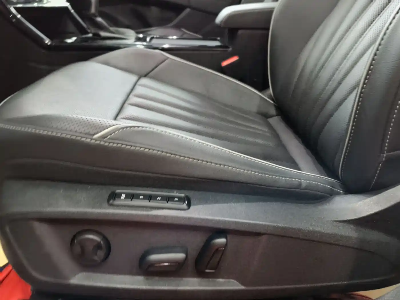 Volkswagen Passat 2024 330TSI Starlight Elite Edition фото 9