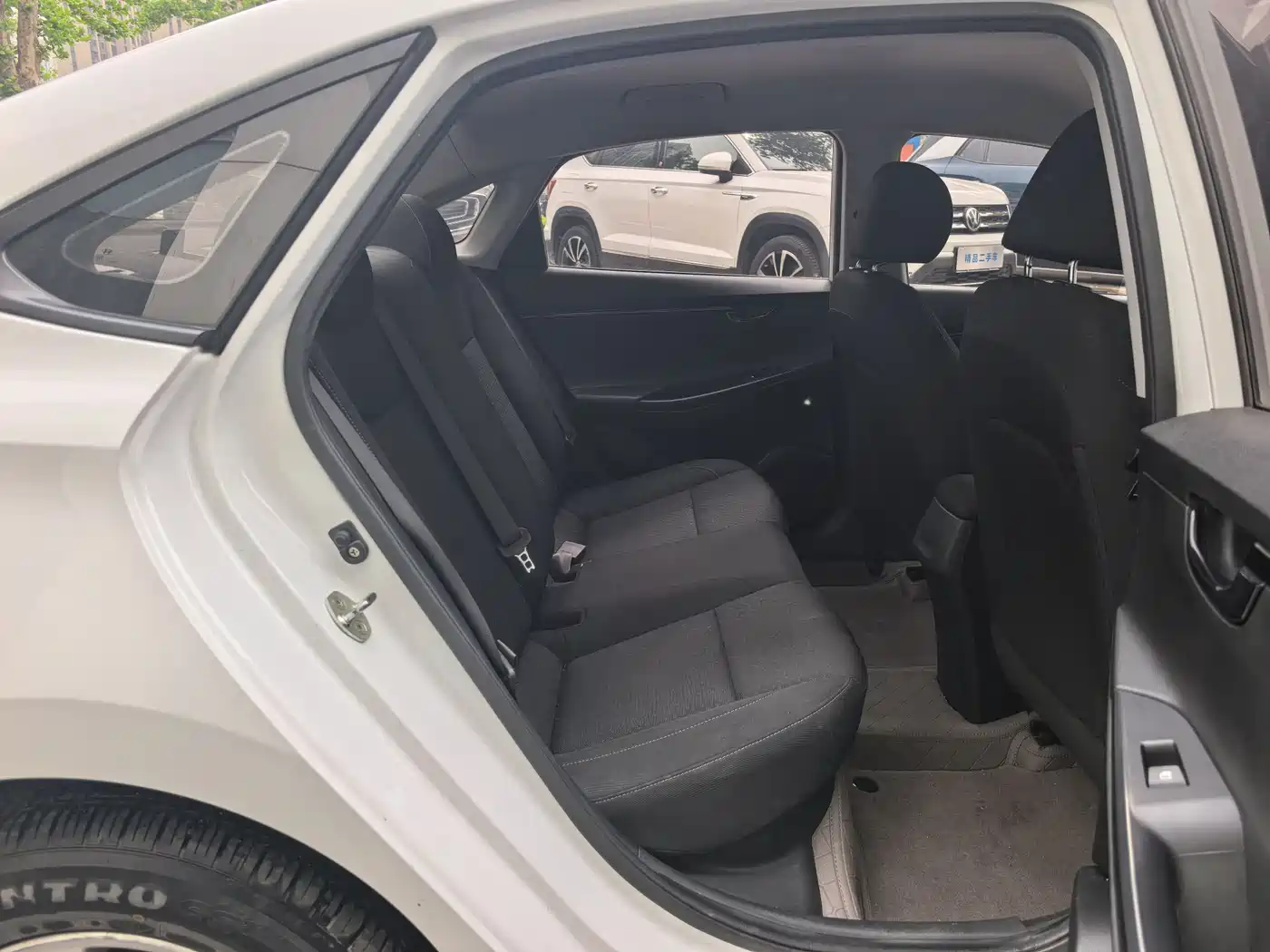 Hyundai Elantra 2018 1.6L Automatic Pleasing Edition GL China VI фото 18