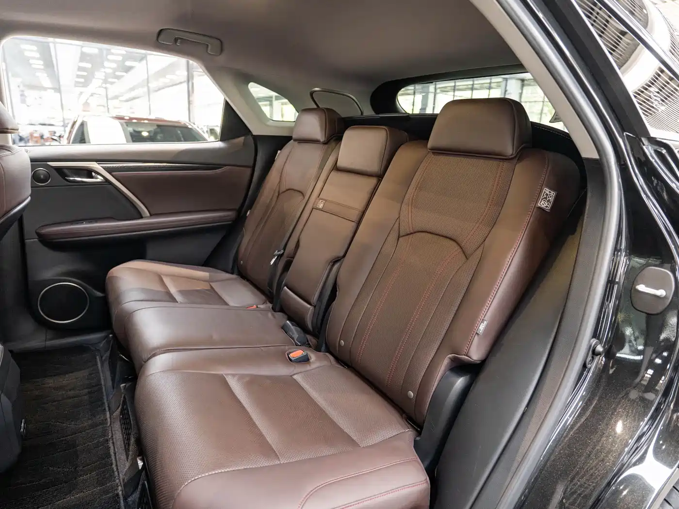 Фото 12 - Lexus RX
