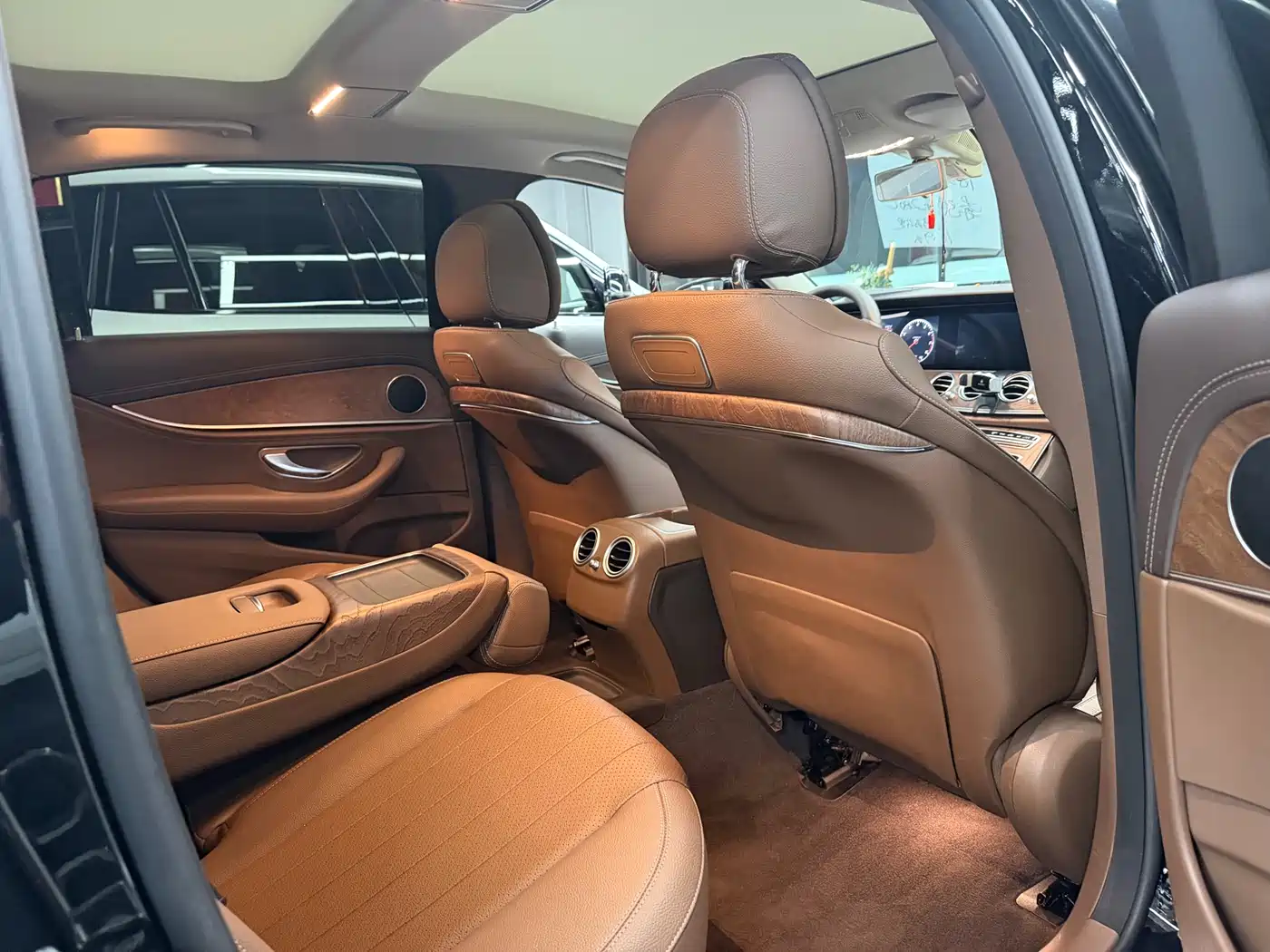 Mercedes-Benz E-Class 2018 Facelift E 200 L фото 6