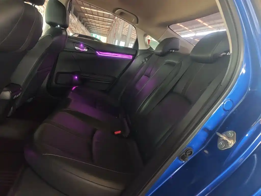 Photo 17 - Honda Civic