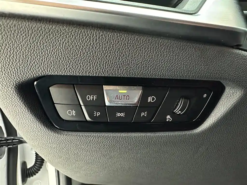 BMW 3 Series 2022 Facelift 320Li M Sport Package фото 18