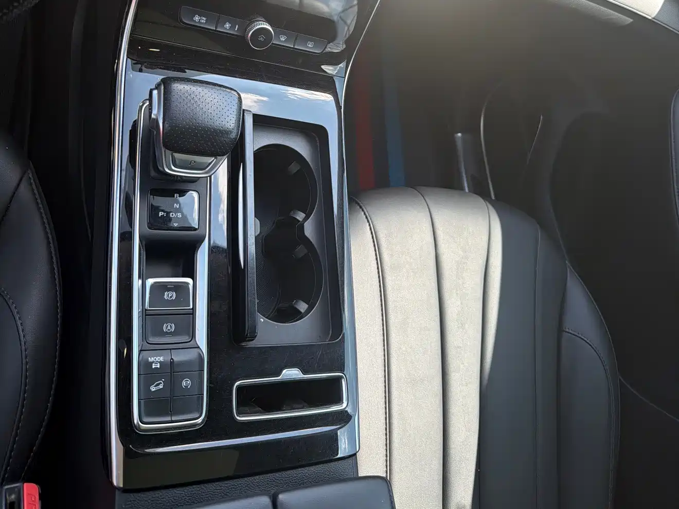 Roewe RX5 MAX 2021 2021 Supreme Series 400TGI Auto Luxury Cabin Edition