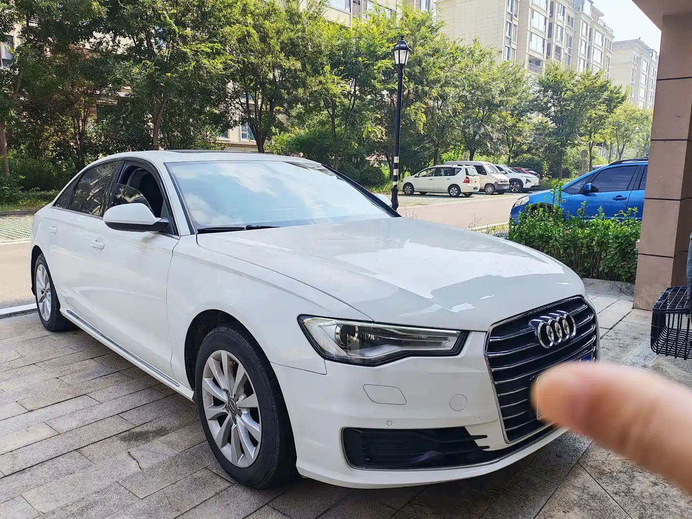 Photo 4 - Audi A6L