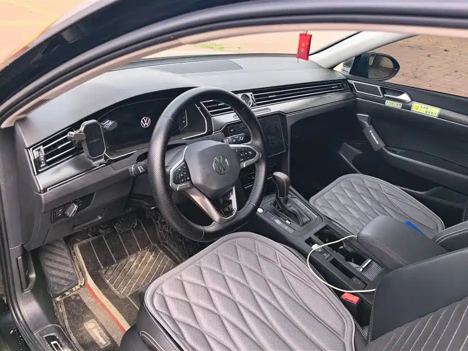 Volkswagen Magotan 2021 330TSI DSG 30th Anniversary Edition фото 12
