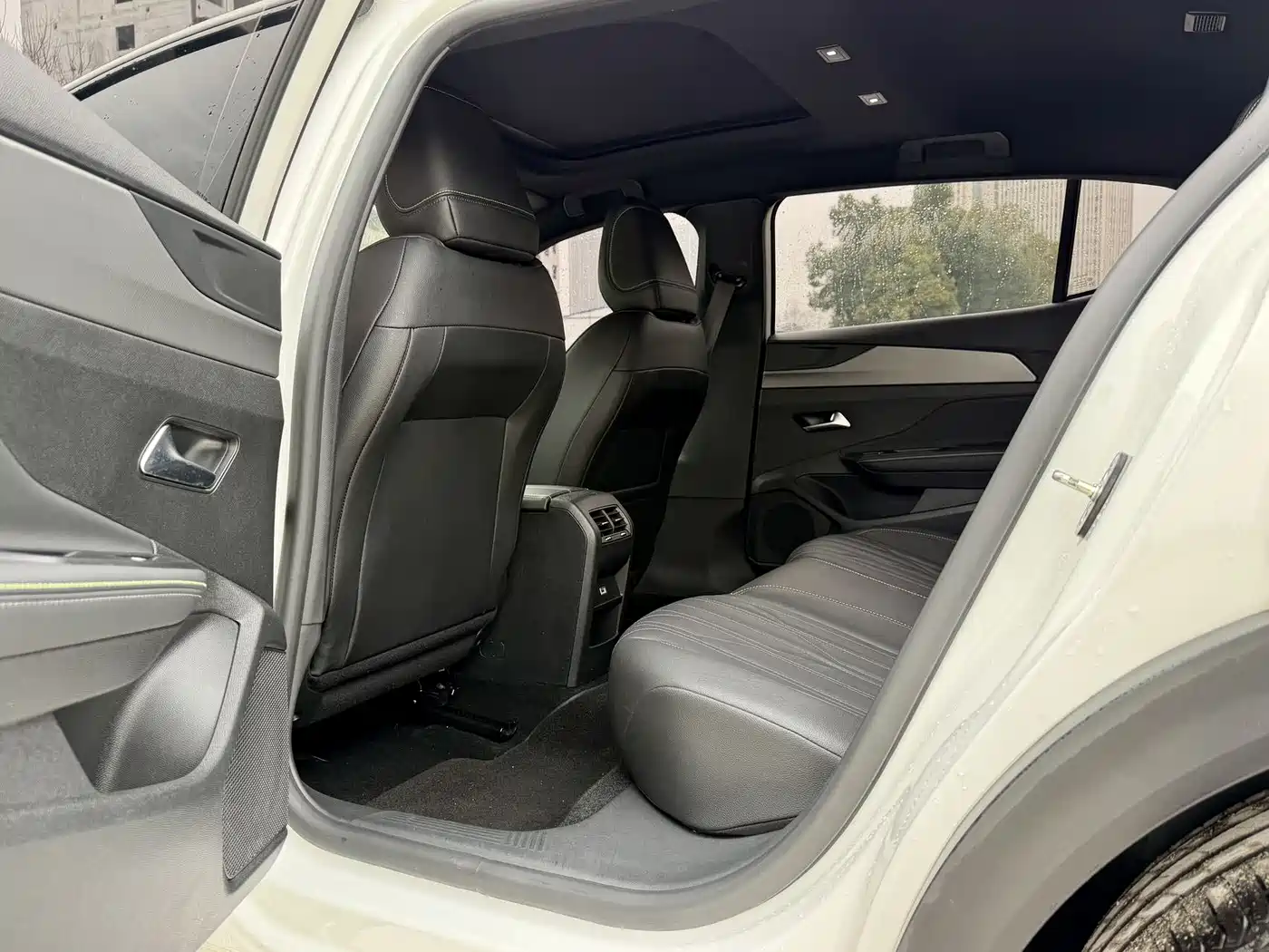 Peugeot 408X 2023 Charm Edition фото 13
