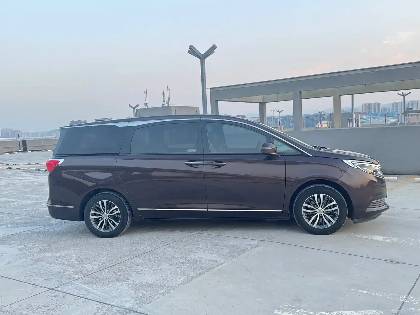 Buick GL8 2017 ES 28T Flagship China V фото 4