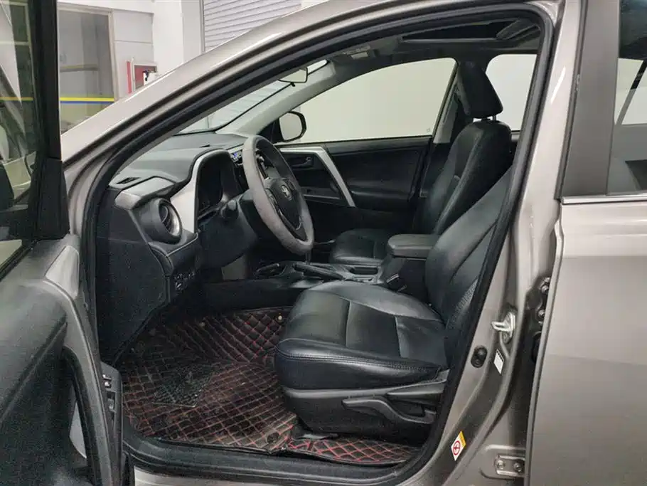 Toyota RAV4 Rongfang 2018 2.0L CVT 2WD Trend X Edition фото 9