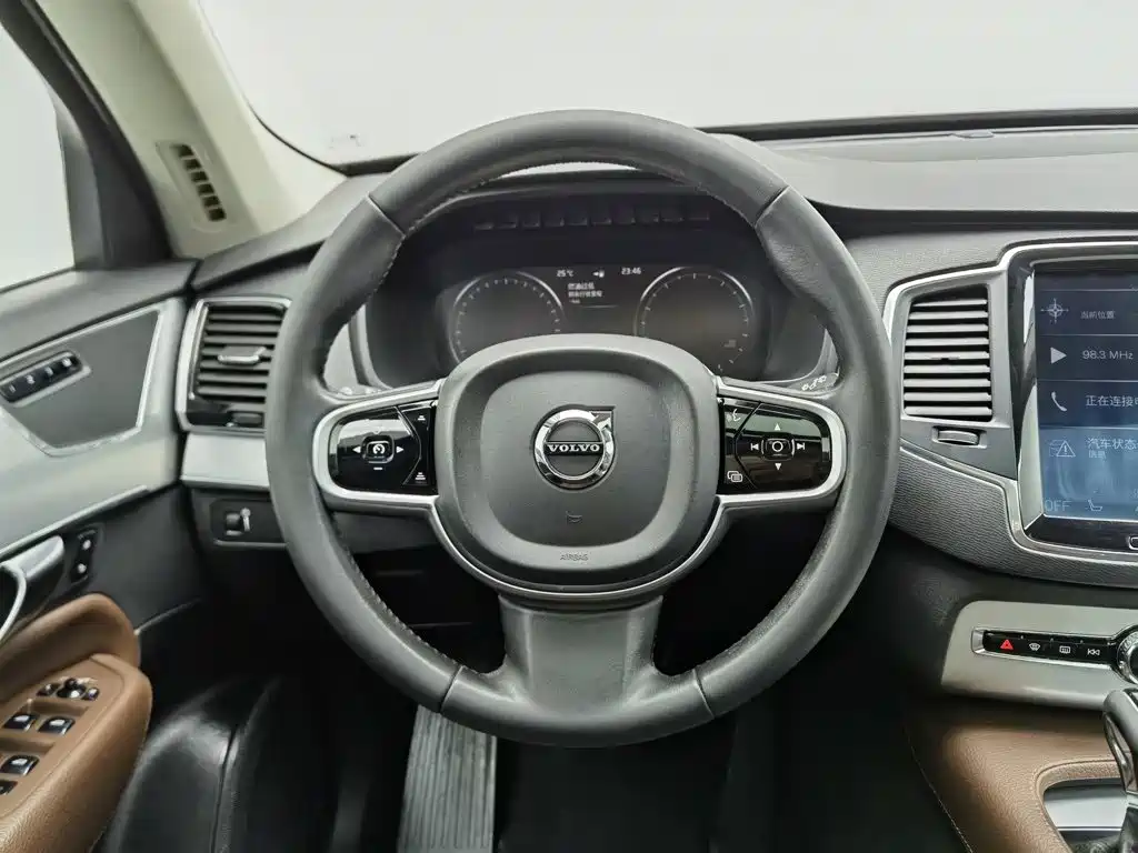 Photo 11 - Volvo XC90