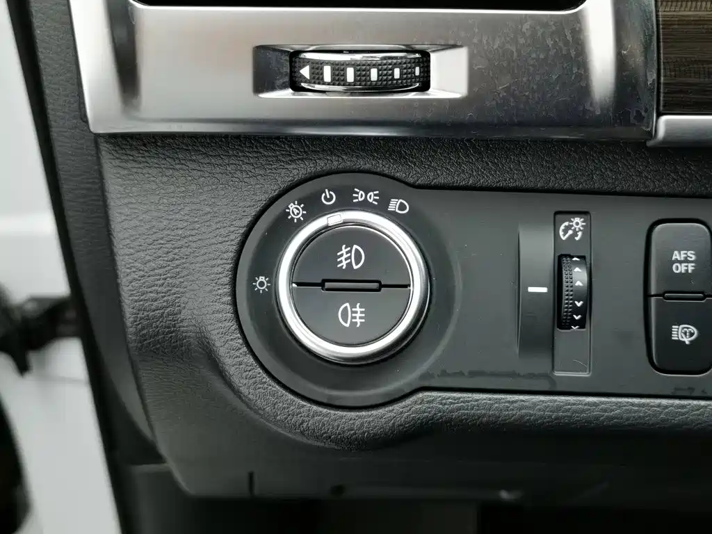 Haval H9 2017 2017 2.0T Petrol 4WD Luxury 7-seater