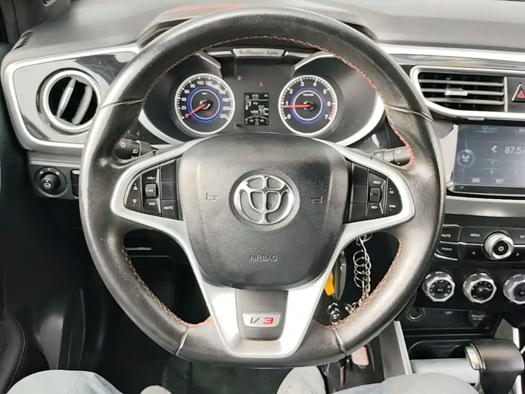 Zhonghua V3 2015 2016 1.5L Automatic Elite