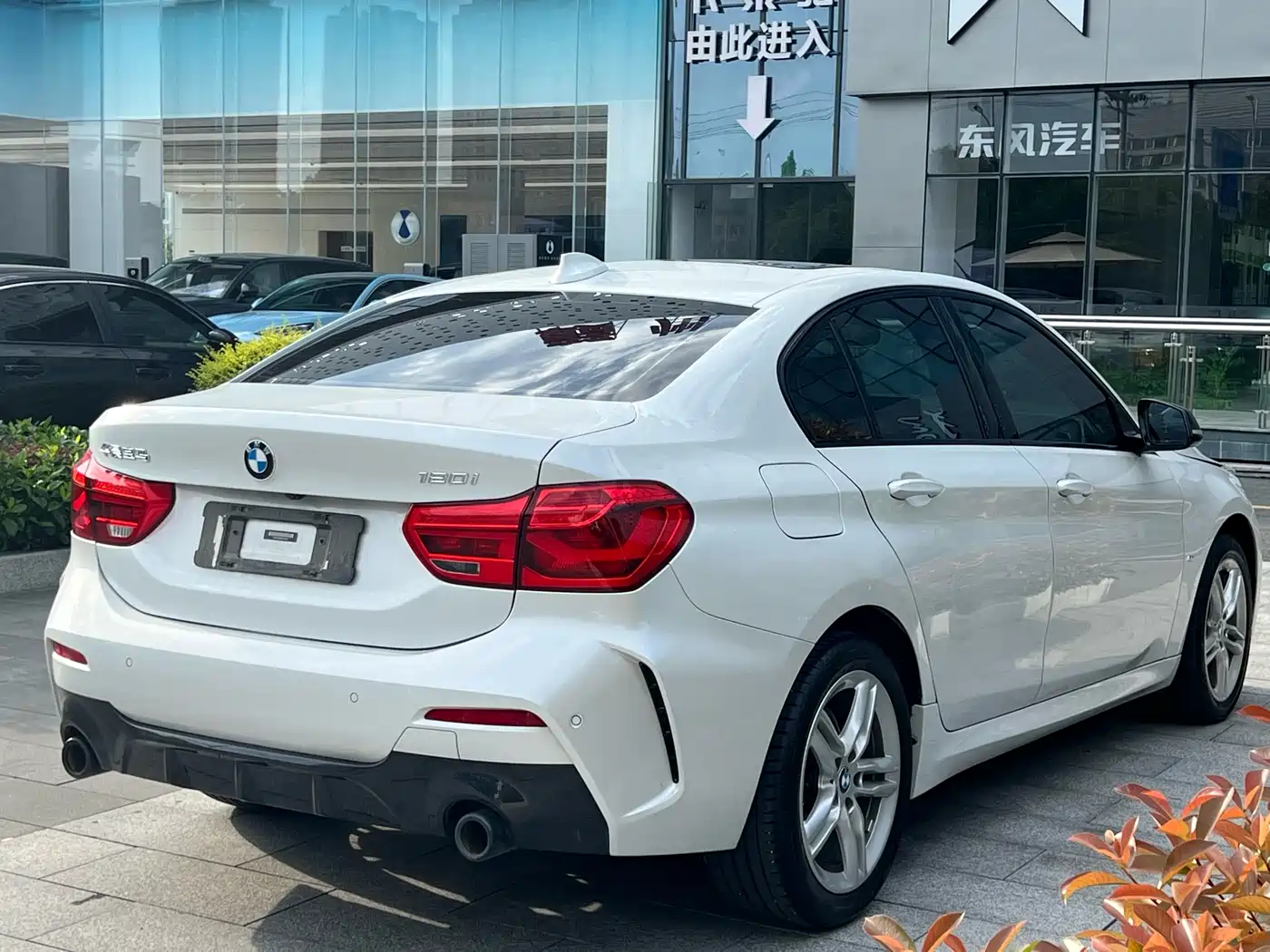 BMW 1-SERIES
