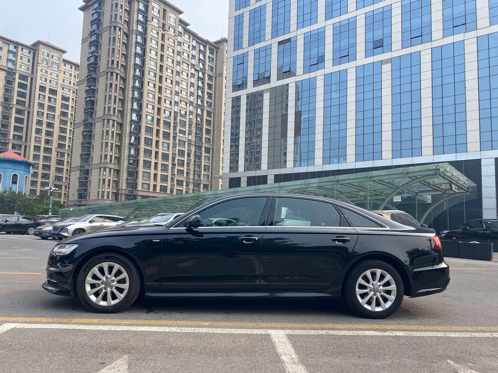 صورة 2 - Audi A6L