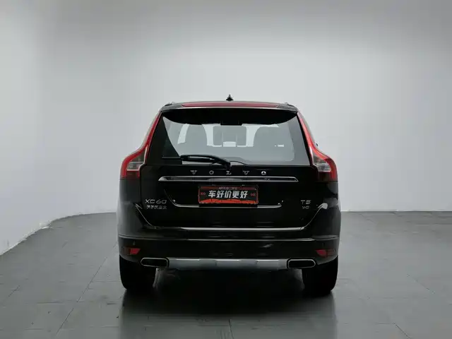 Volvo XC60 2017 T5 AWD Smart Premium — фото 4