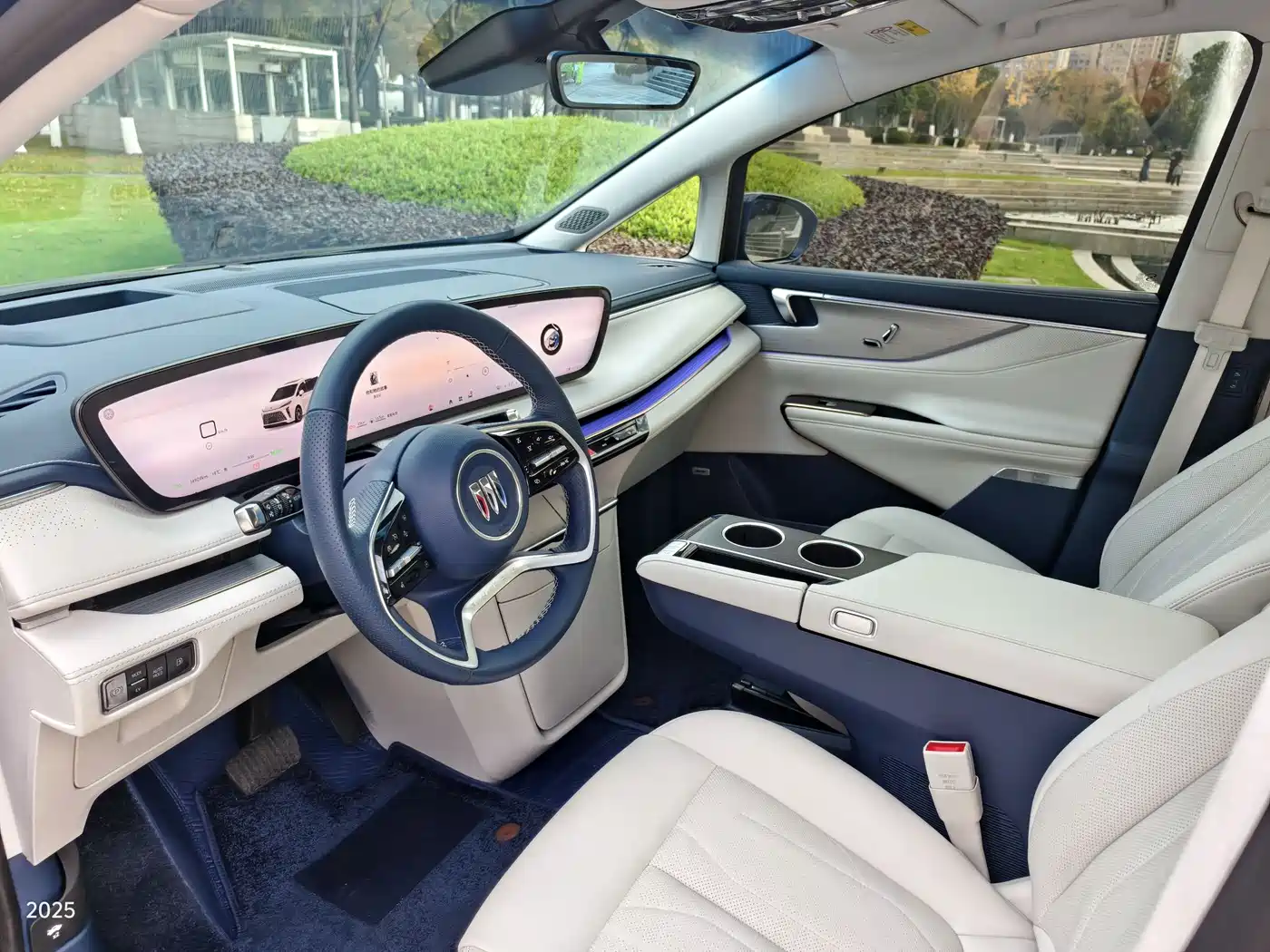 BUICK GL8 NEW ENERGY