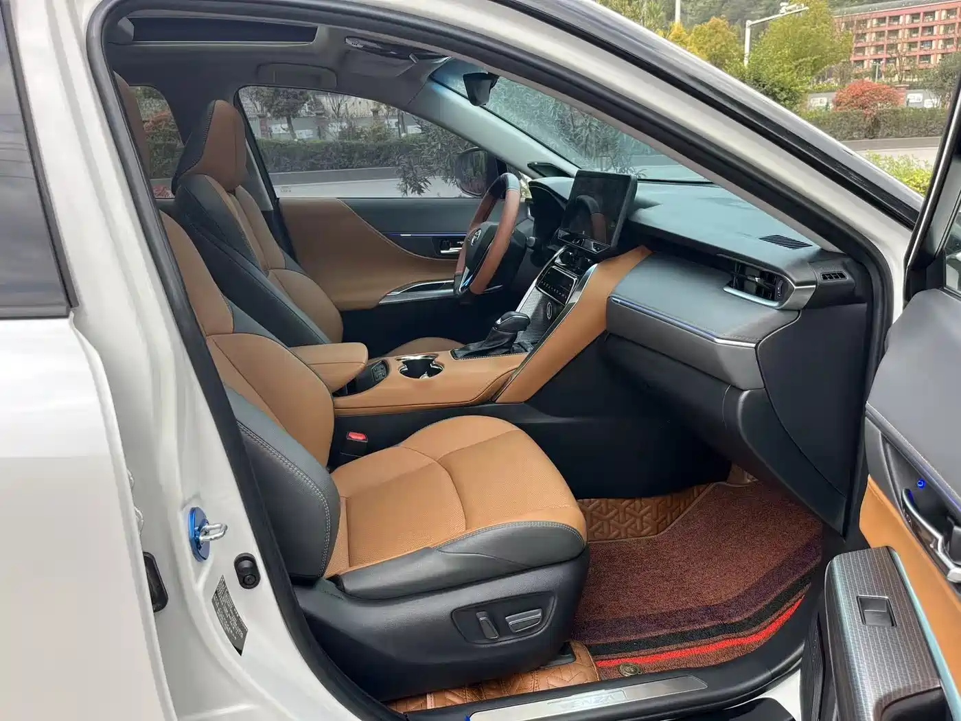 Toyota Venza 2022 2.0L CVT 2WD Premium фото 6