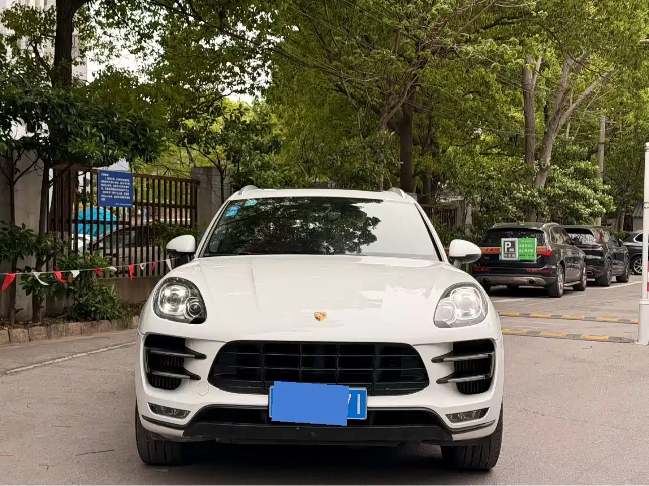 Porsche Macan 2017 Macan Turbo 3.6T фото 2