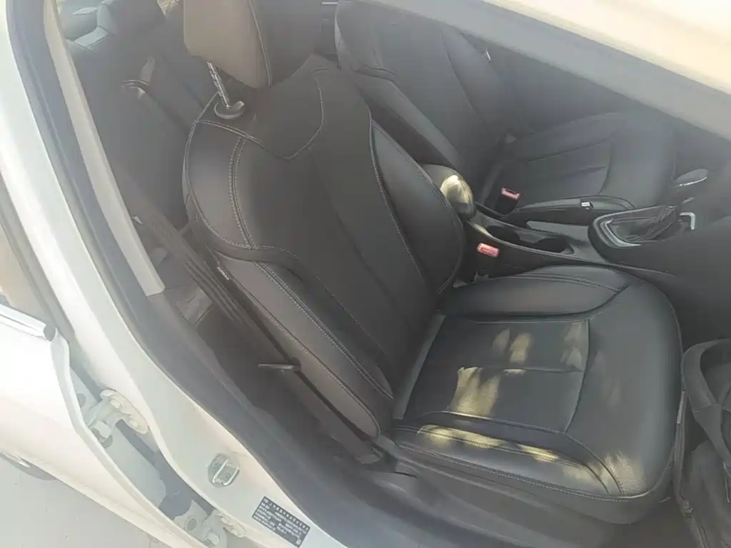 Фото 25 - Buick Excelle
