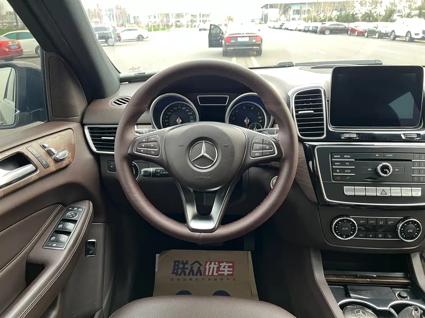 Mercedes-Benz GLE 2016 GLE 320 4MATIC Luxury фото 8