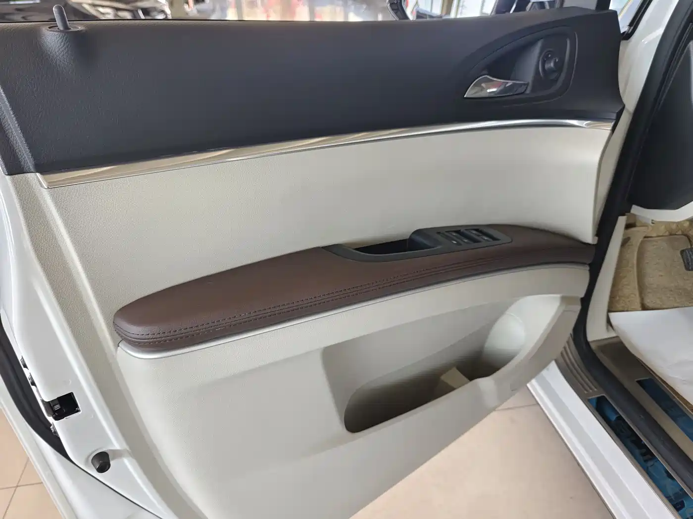 Buick GL8 2020 Model Land Business Class 652T Luxury фото 5