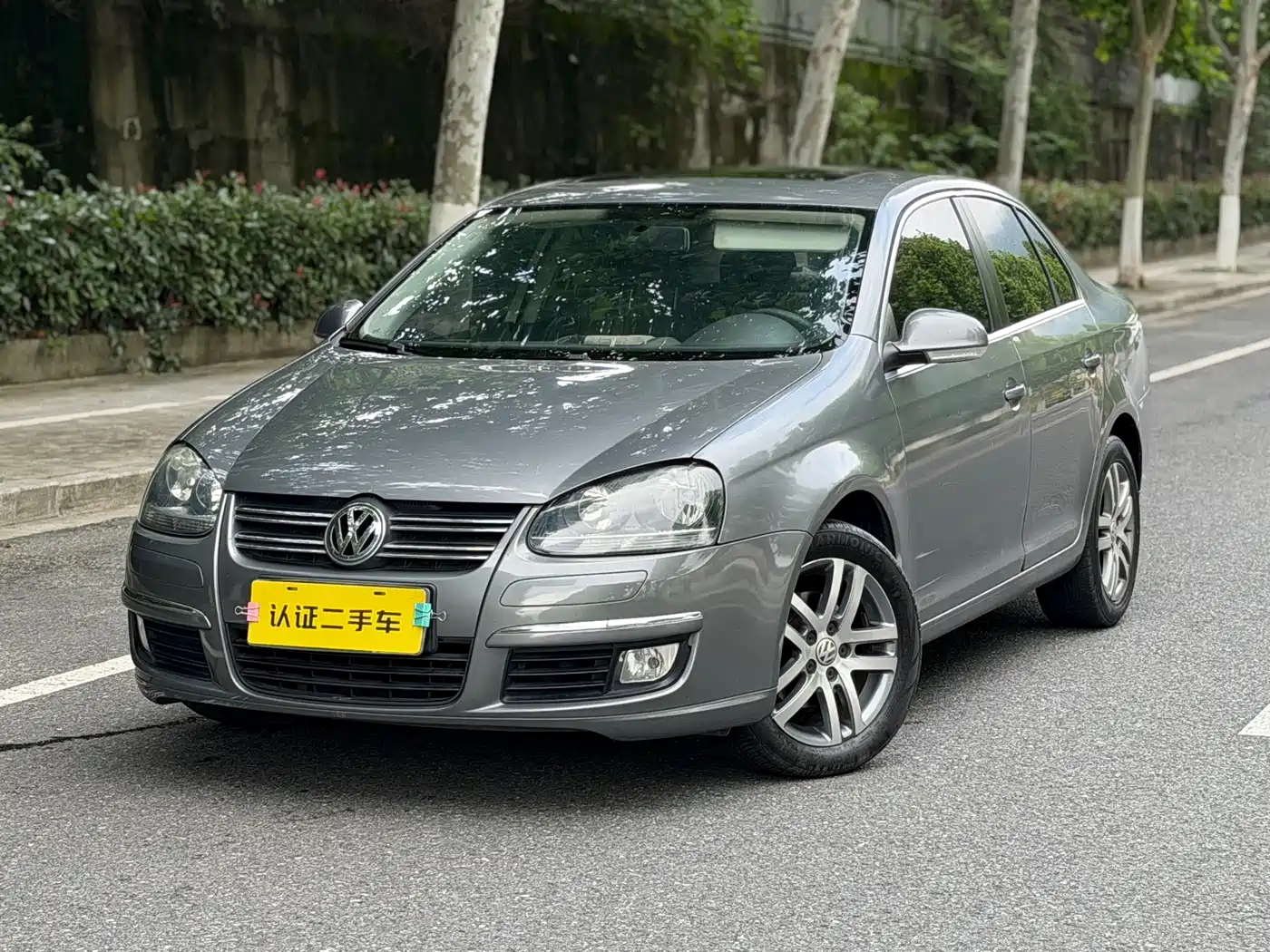 Volkswagen Sagitar 2011 1.6L Automatic Fashion