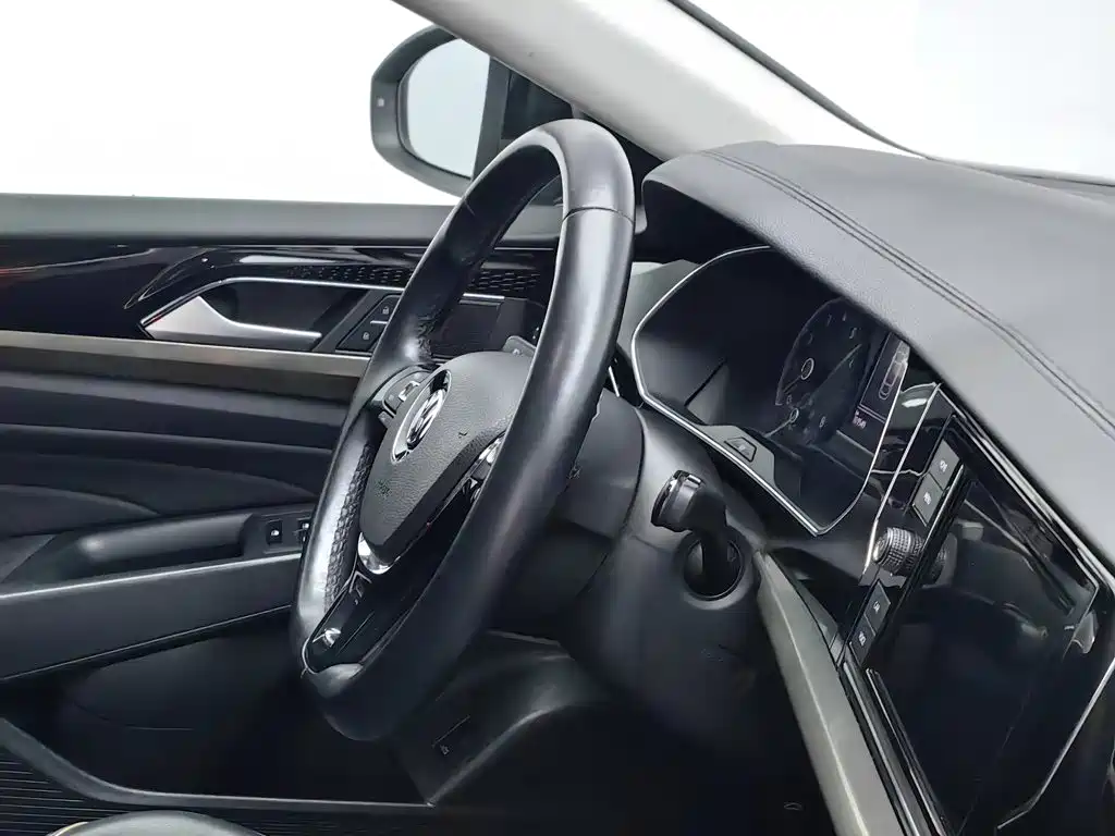 Фото 22 - Volkswagen Passat