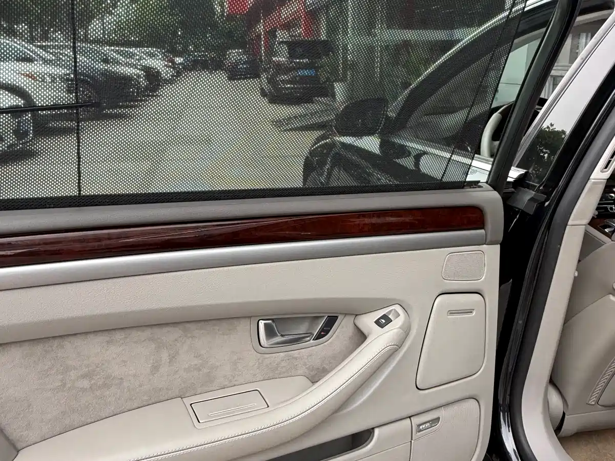 Audi A8 2006 2006 A8L 6.0 W12 quattro Flagship