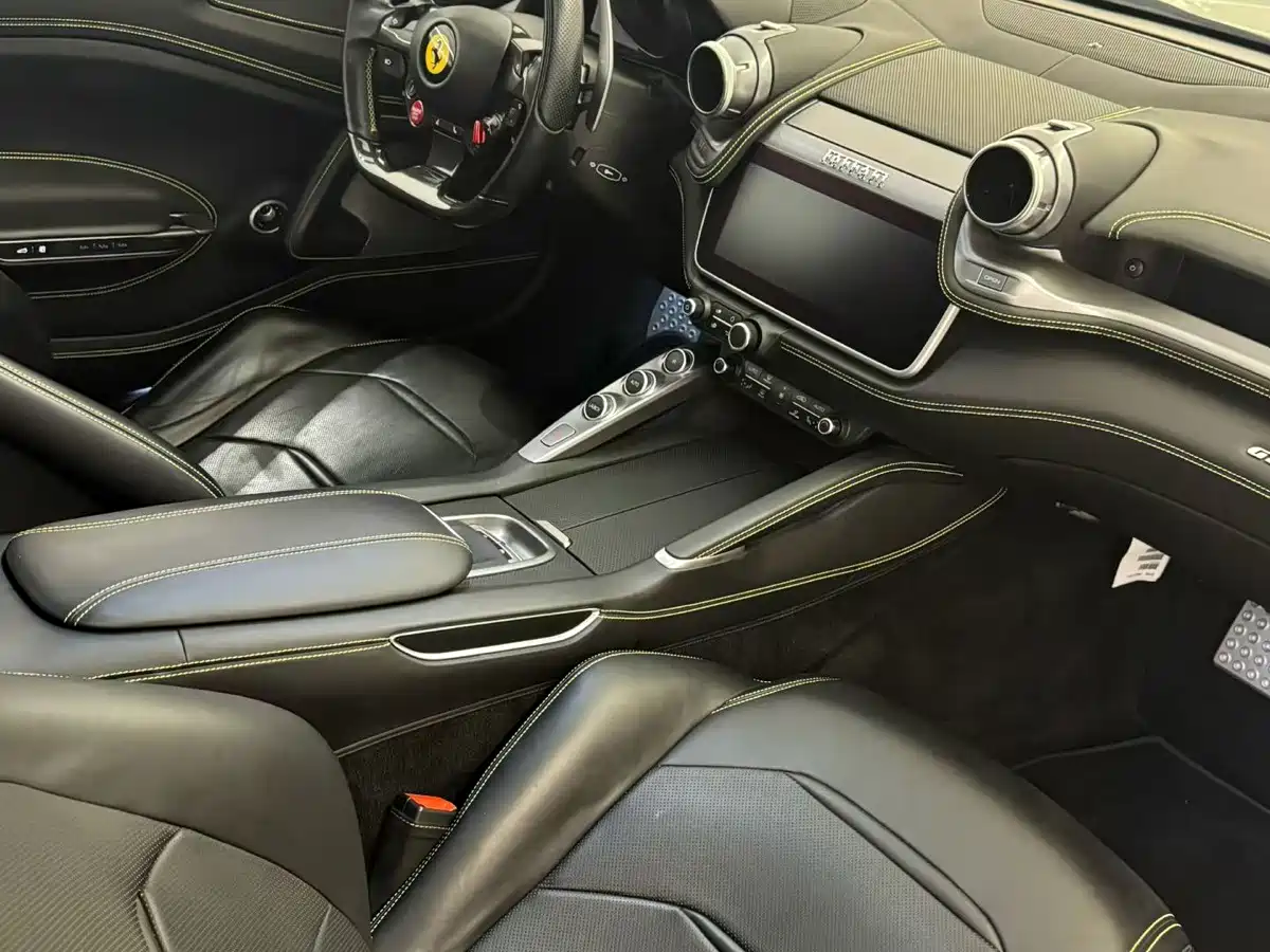 Ferrari GTC4Lusso 2019 2017 3.9T V8