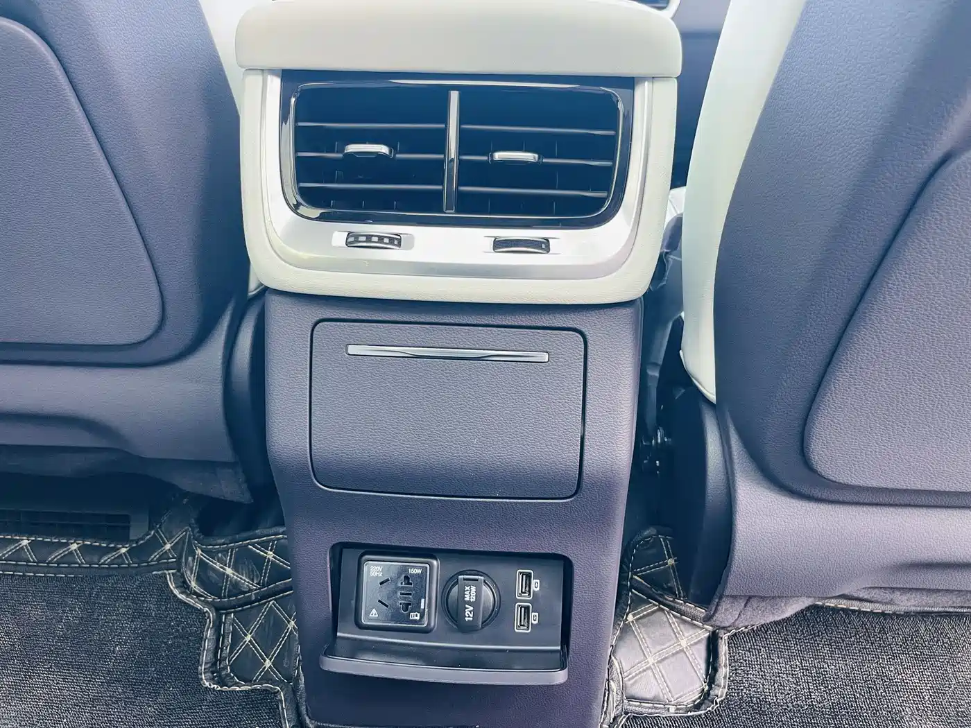 Hongqi E-HS9 2022 660km Qi Ling Edition (4-seater) фото 21