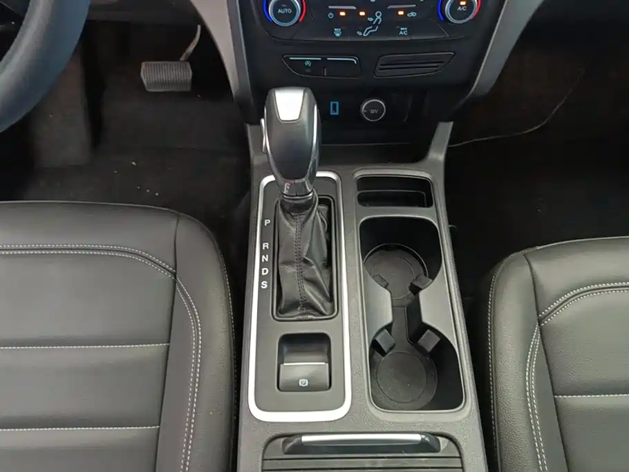 Ford Kuga 2021 2019 EcoBoost 180 2WD Platinum Wing Edition China VI