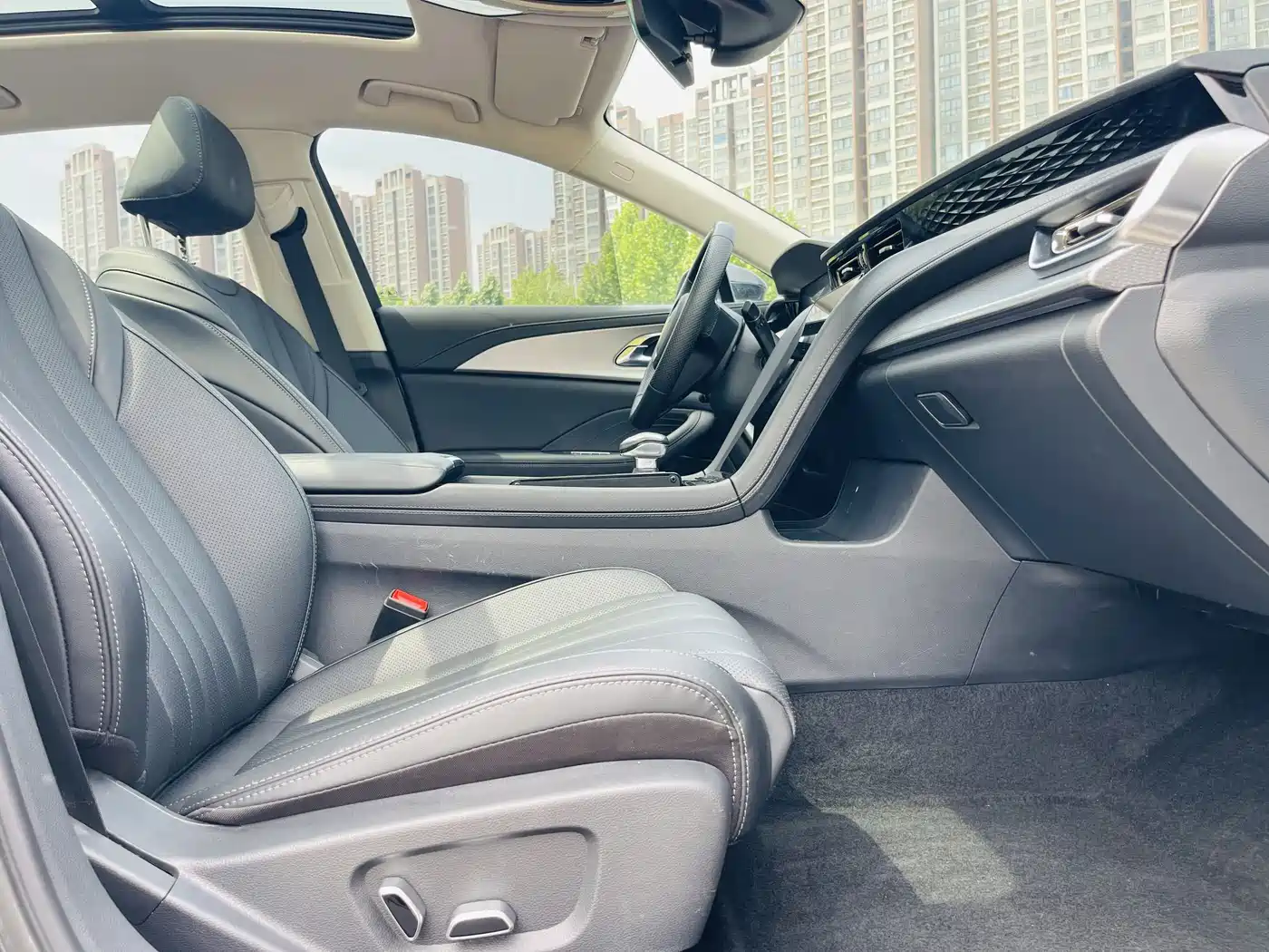 Hongqi H5 2024 1.5T DCT Smart Connect Flag Rhythm Edition фото 26