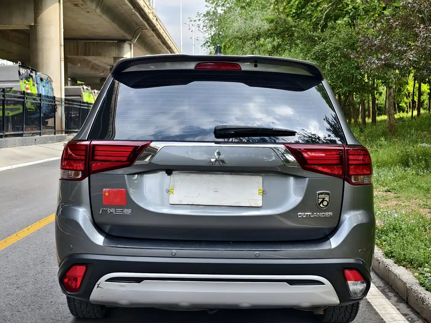 Mitsubishi Outlander 2019 2.4L 4WD Deluxe Edition 5-Seater China VI фото 4