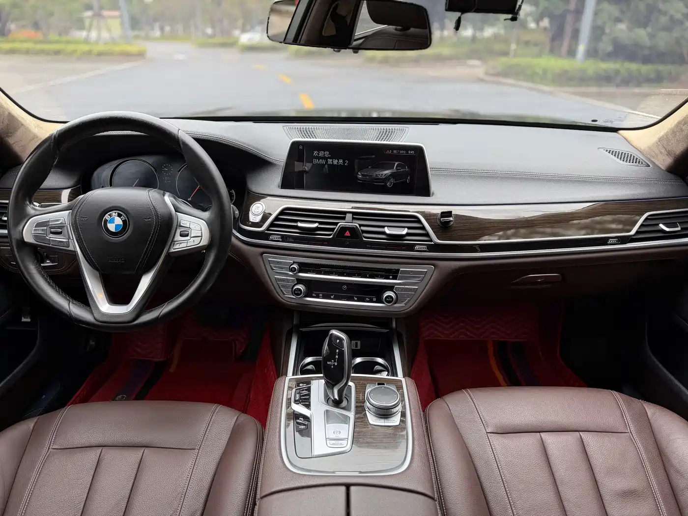 BMW 7 Series 2016 730Li Leading фото 6