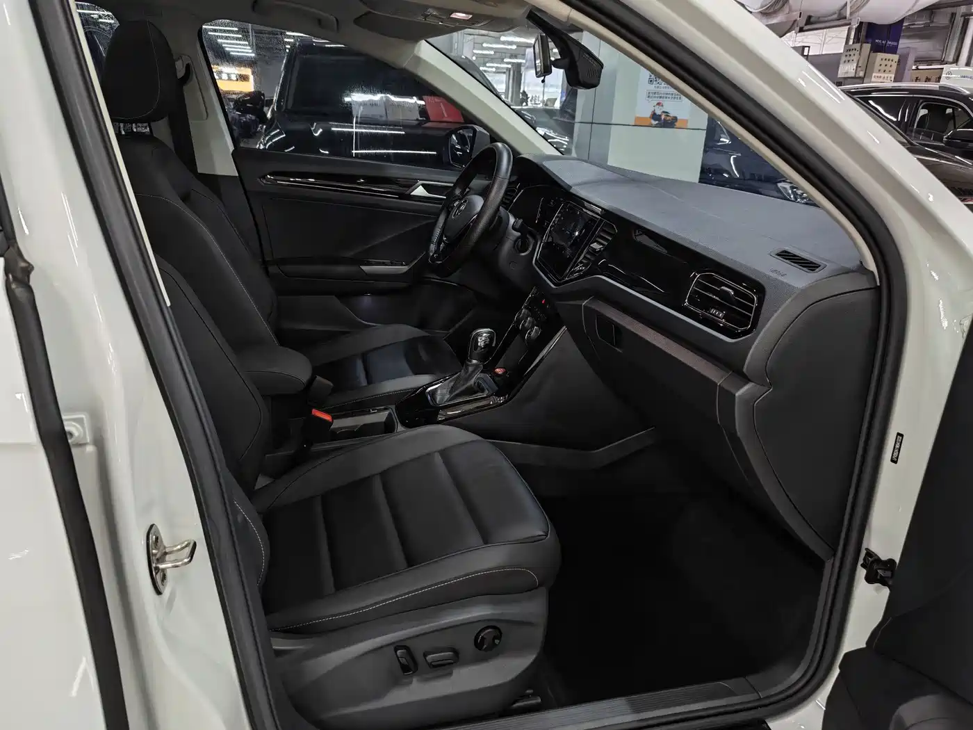 Volkswagen T-ROC 2022 2022 280TSI DSG 2WD Comfort PLUS