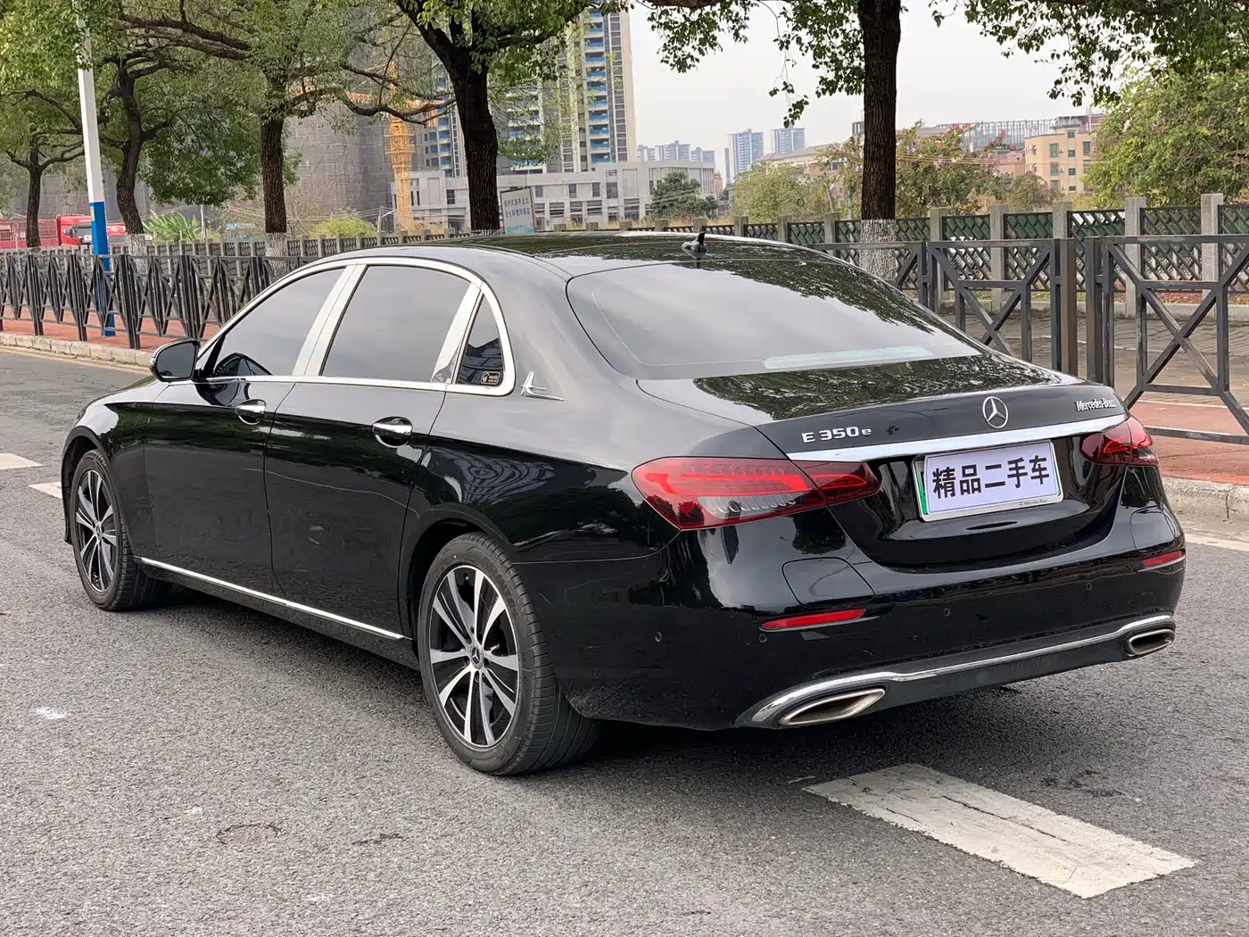 Mercedes-Benz E-Class New Energy 2022 Facelift II E 350 e L Plug-in Hybrid Sedan фото 6