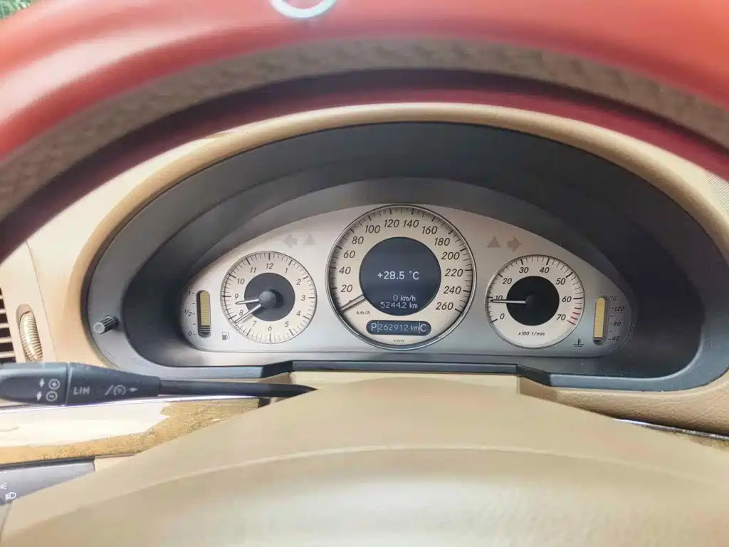 Фото 4 - Mercedes-Benz E-Class