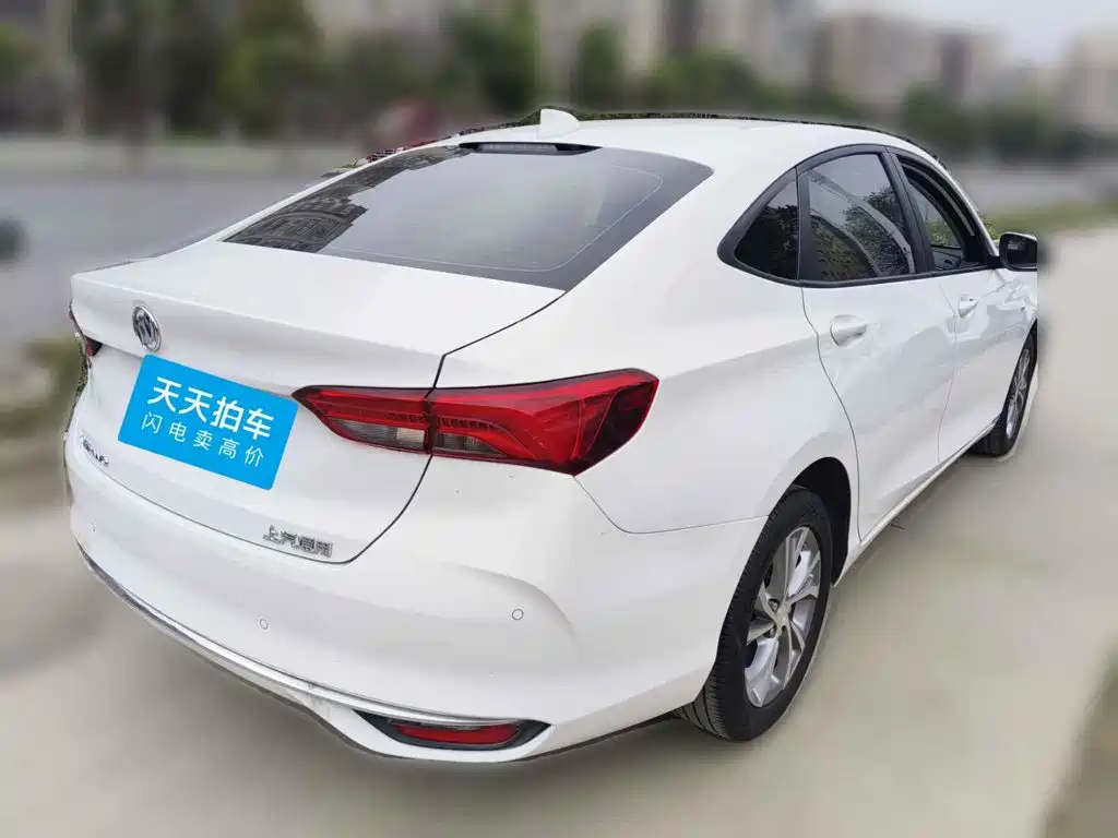 Photo 2 - Buick Verano